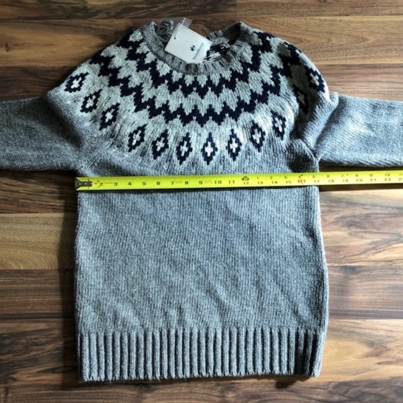 BNWT Wind River sweater - Picture 6 of 9